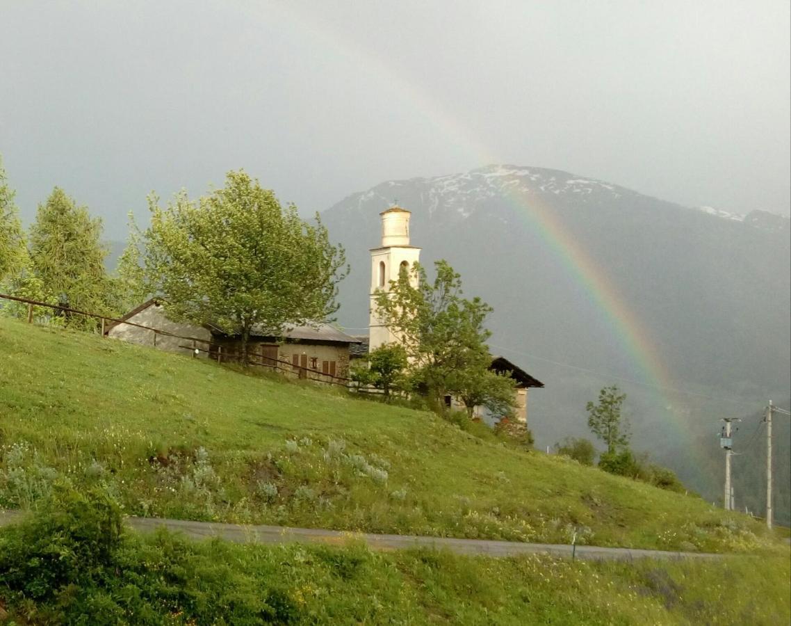Agri-B&B Lou Col Canosio Esterno foto