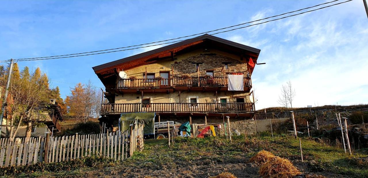 Agri-B&B Lou Col Canosio Esterno foto