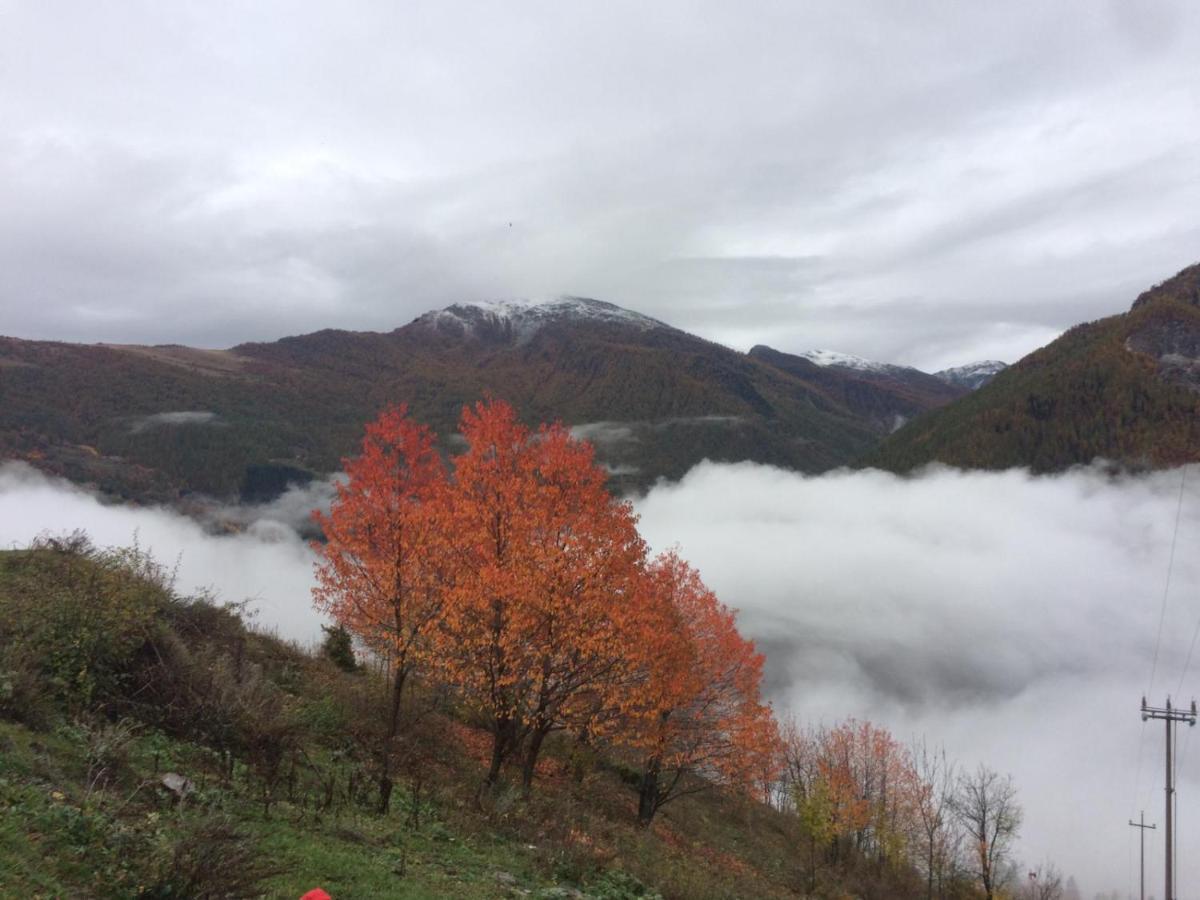 Agri-B&B Lou Col Canosio Esterno foto
