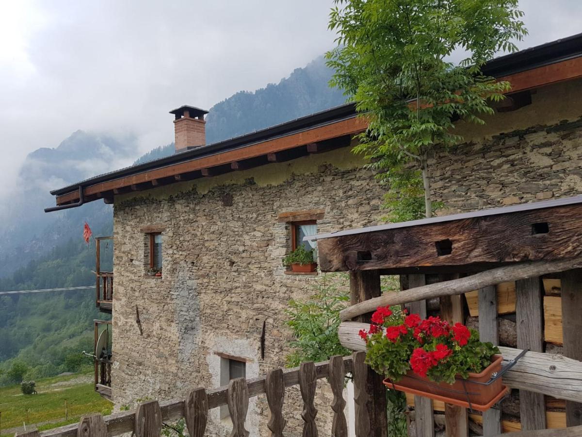 Agri-B&B Lou Col Canosio Esterno foto