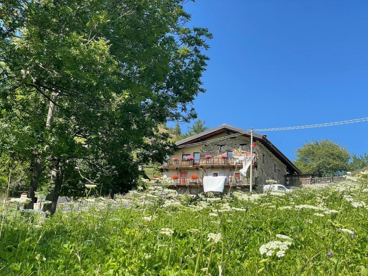 Agri-B&B Lou Col Canosio Esterno foto